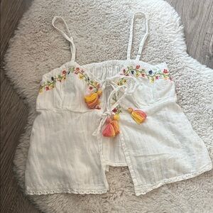 White linen open front tank embroidered